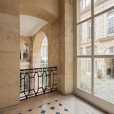 Halles - Luxury In The Heart Of Parijs